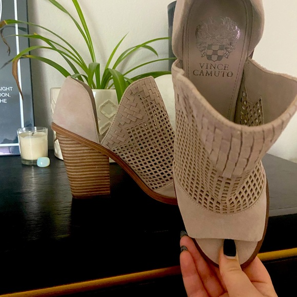 Vince Camuto Shoes 9.5 grayish blush - Picture 2 of 2